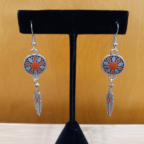 NEW Boho Southwestern & Silver Feather Drop Earrings - Picture 2 of 4
